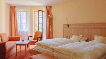 In-room safe, WiFi (free)