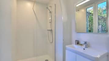 Deluxe Penthouse | Bathroom