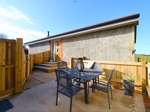 Outdoor dining - The Pepper Pot - Niton, Isle of Wight (Niton)