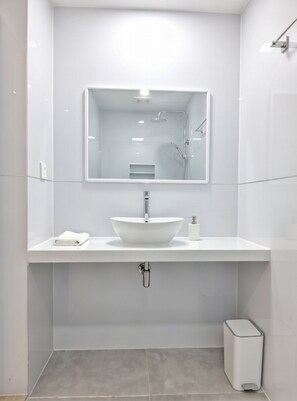 Bathroom - Sunny Day Inn Maldives (Manadhoo)