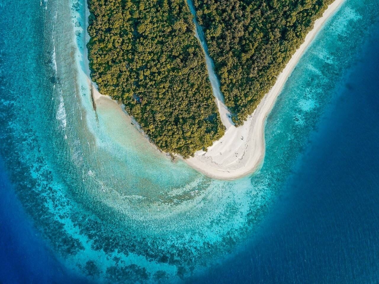 Beach nearby, white sand, sun loungers, beach umbrellas