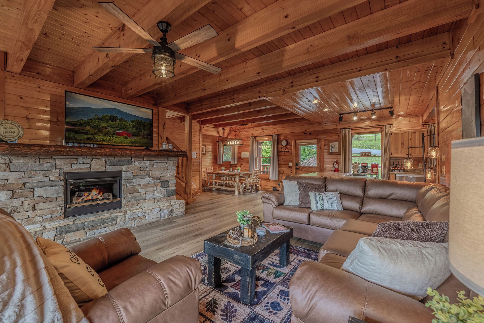 Rocky Top Retreat- Accessible 4 Bedroom 3 Bathroom With Amazing Views! - Townsend, TN