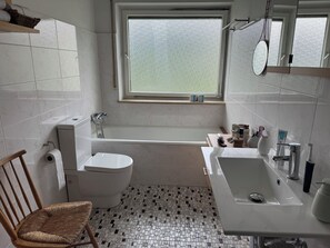 Bathroom - Vrbo Property (Allersberg)