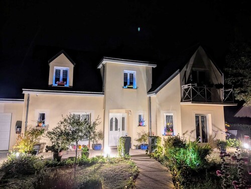 Chambre climatisée dans maison à la campagne