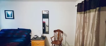 Traveler Cozy Coner Lodge 2-Bedrooms 1-Bathroom