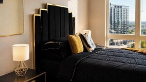 1 bedroom, iron/ironing board, WiFi, bed sheets -     Modern Luxury Skyrise Black & Gold Retreat Midtown (Atlanta)