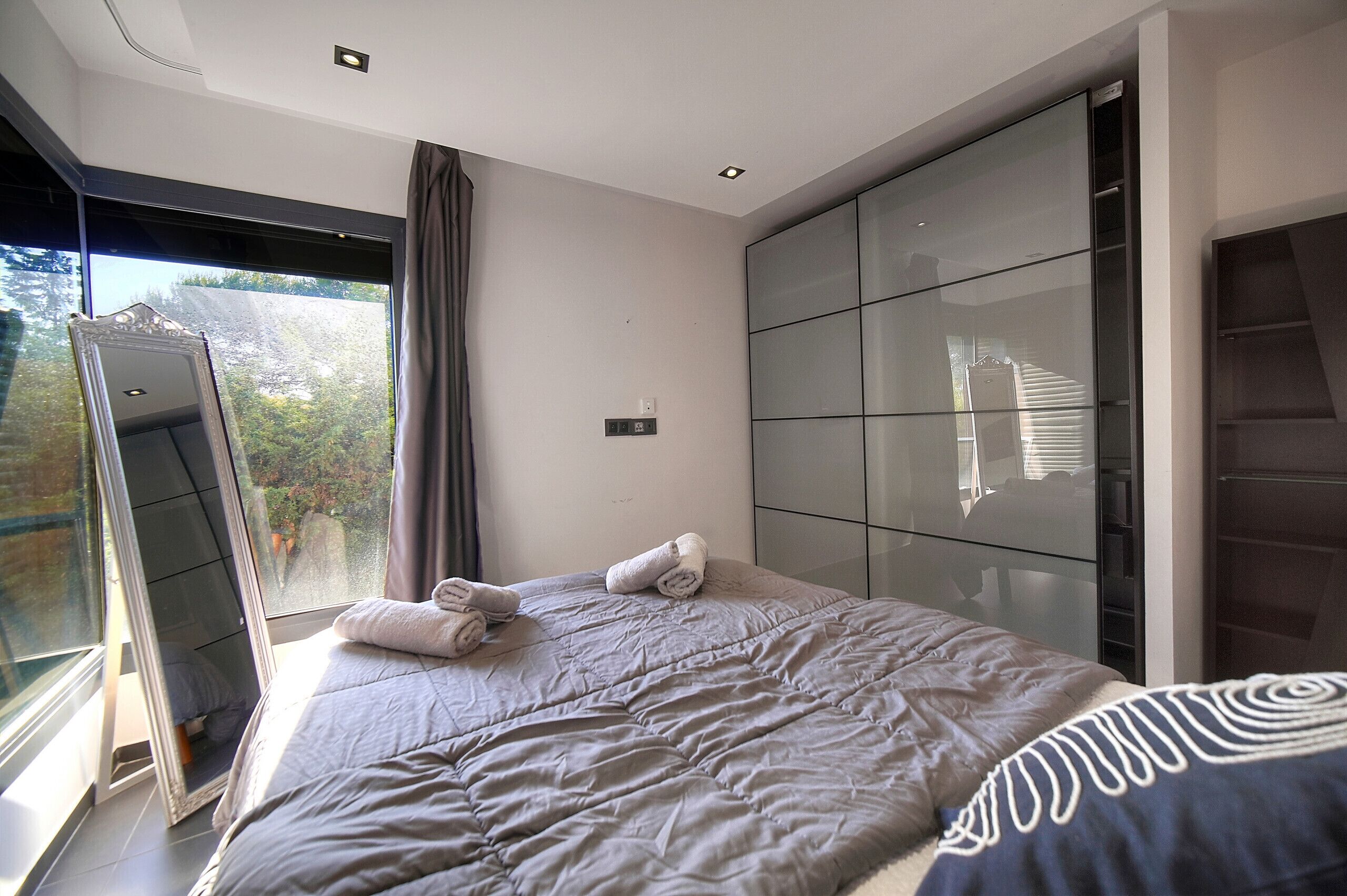 9 bedrooms, iron/ironing board, WiFi (free), bed sheets