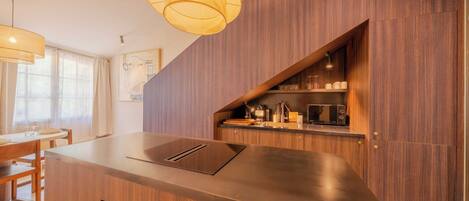 Apartment | Private kitchen | Coffee/tea maker, fridge, microwave, oven