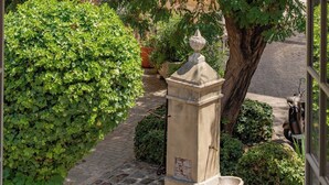 Unclassified image, 4 of 57, button - Modern 2bdr Flat for 6P - Saint-tropez / Port (Saint-Tropez)