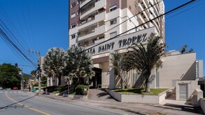 Exterior - Apt. in Condo. w/ Pool & City View Pst1111 (Florianópolis)