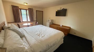 WiFi (free), bed sheets