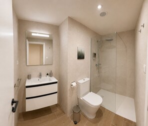 Bathroom - Charming 2-Bedroom Apartment in the Heart of Jaca (Jaca)