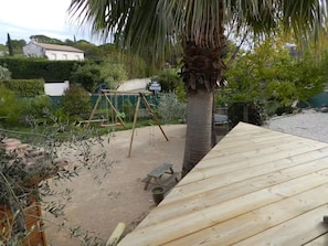 Property grounds - Family Home - Peaceful, with a Pool and Surrounded by Nature, 4 km from the Sea (Fréjus)