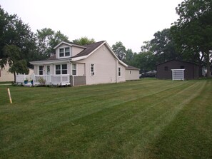 Exterior - Erie Haven is a 2-bedroom bungalow in Vermilion just minutes from downtown (Vermilion)