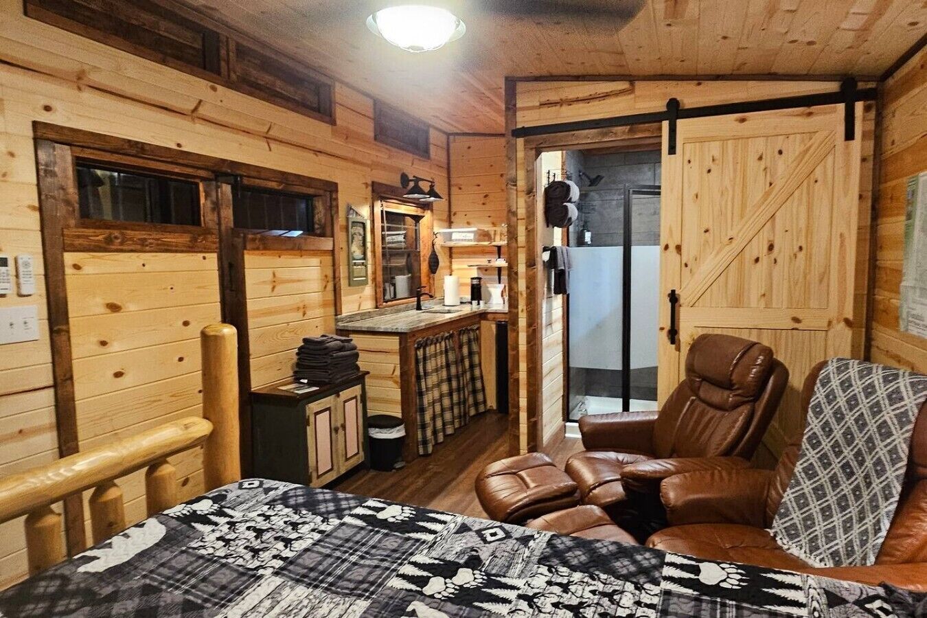 WiFi, bed sheets