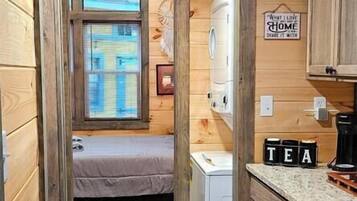 Desk, WiFi, bed sheets