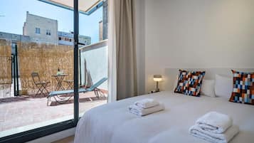 Apartamento | Cofres nos quartos, Wi-Fi de cortesia