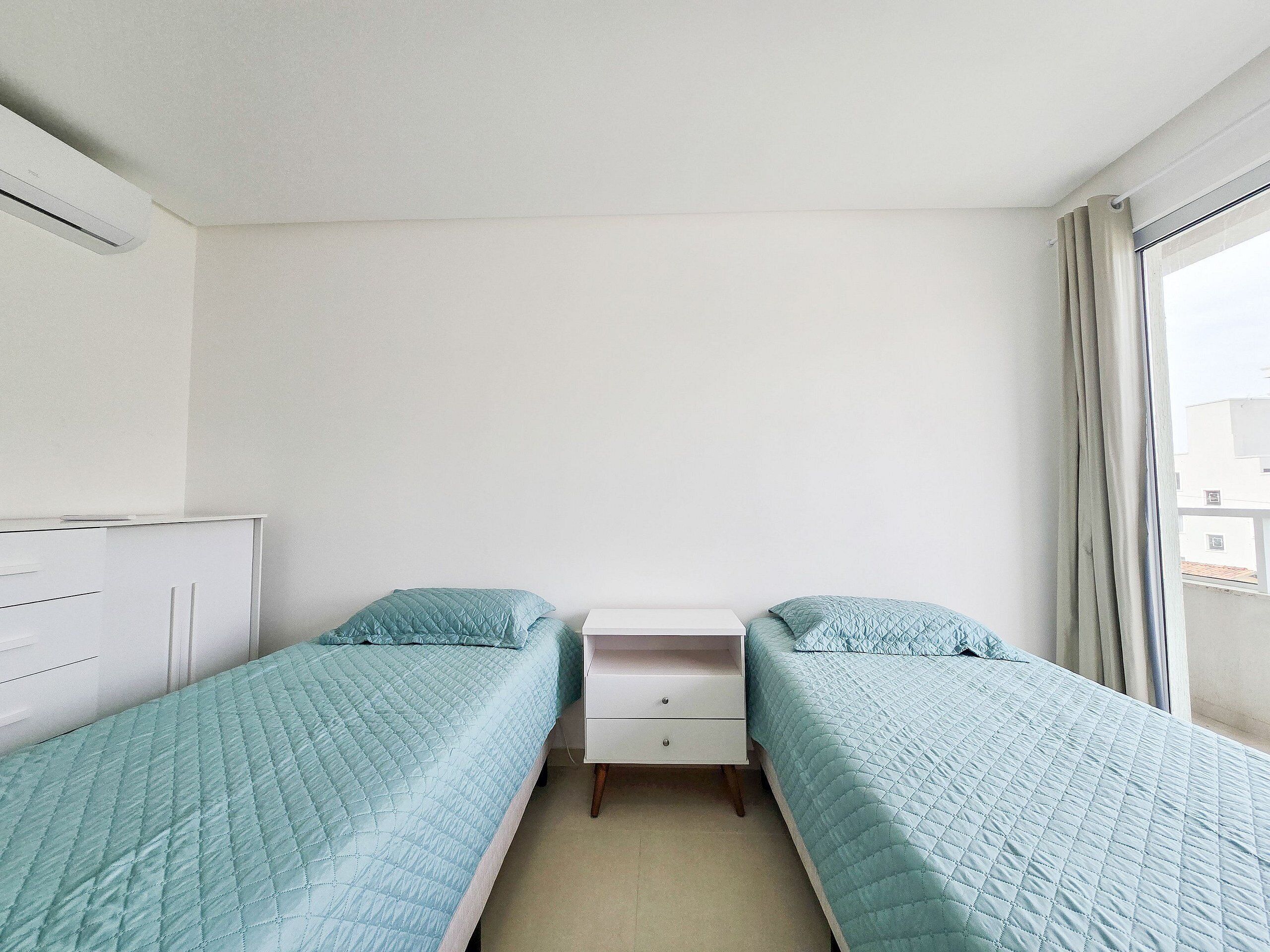 WiFi (free), bed sheets