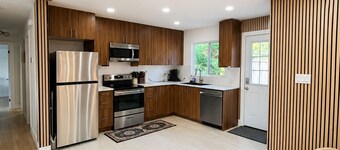 Modern 3BR | EV Charging | 5 Mins to Halifax Airport | 25 Minutes to Dartmouth