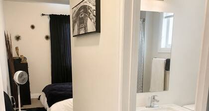 COZY NEVY RETREAT - PRIVATE ROOM ENSUITE