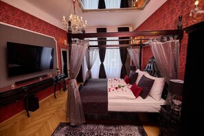 Lägenhet Deluxe - 1 kingsize-säng - icke-rökare | Mörkläggningsgardiner, ljudisolering och strykjärn/strykbräda