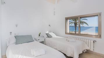 Chalet | 5 bedrooms, iron/ironing board