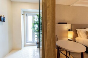 Comfort Studio, 2 Twin Beds, Non Smoking | Bathroom | Shower, hair dryer, towels, soap - St. Michael Studios  (Lisboa)