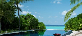 Dusit Thani Maldives