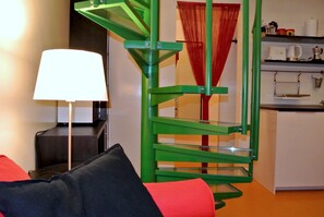 Living area - Vrbo Property (Milano)