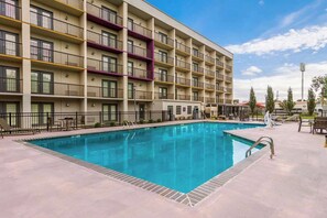 Pool - District 3 Hotel Ascend Hotel Collection (Chattanooga)