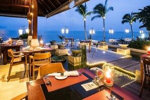 Khu ẩm thực ngoài trời
