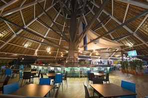 Bar (on property) - Fiesta Resort All Inclusive Central Pacific - Costa Rica (El Roble)