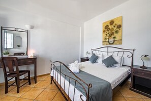 Room - Apanemo Hotel and Suites (Santorini)
