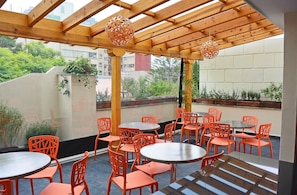 Outdoor dining - Senia Reforma (Mexico City)