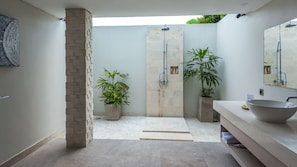 Bathroom - Living Asia Resort and Spa (Senggigi)