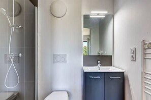 Bathroom - Le Village des Oiseaux (Motz)