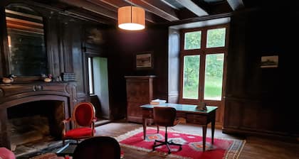 A wing of a charming 18th-century château, fully renovated and set in a magnificent park