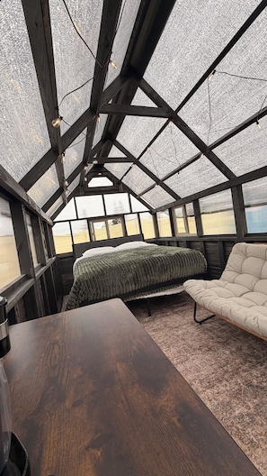 Room - Alderwood Polaris | Glamping Under the North Star (Wilson)