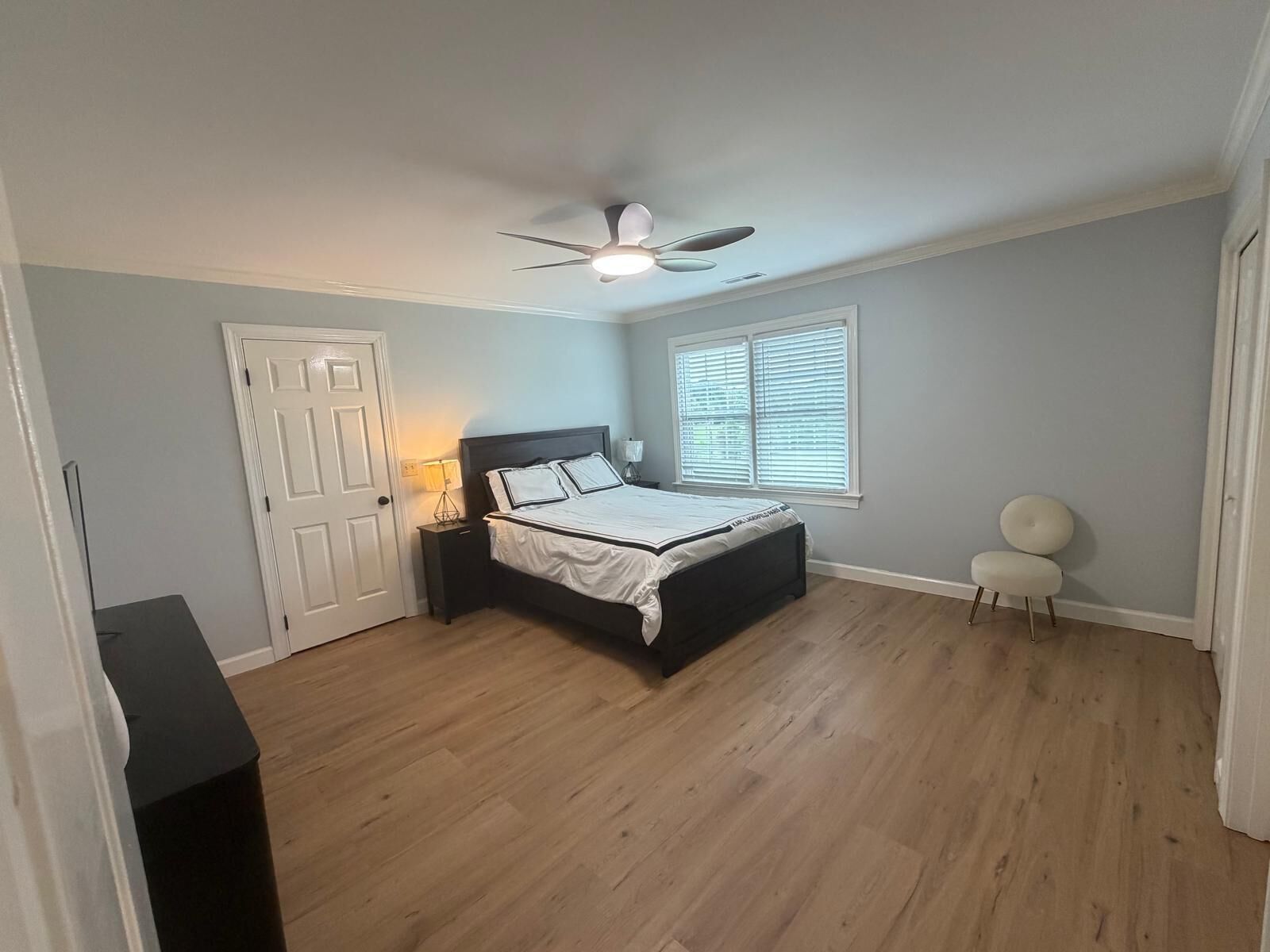 5 bedrooms, iron/ironing board, WiFi