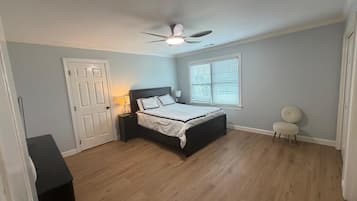 5 bedrooms, iron/ironing board, WiFi