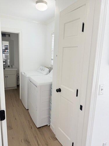 Tranquil 5-bedroom house with AC in charming Wendell