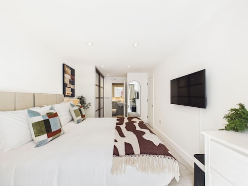 Westminster Residences by apt.