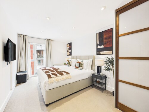 Westminster Residences by apt.