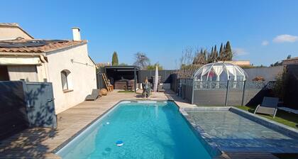 Glamping « Séjour insolite en bulle » avec piscine privée, jardin privé et Wi-Fi