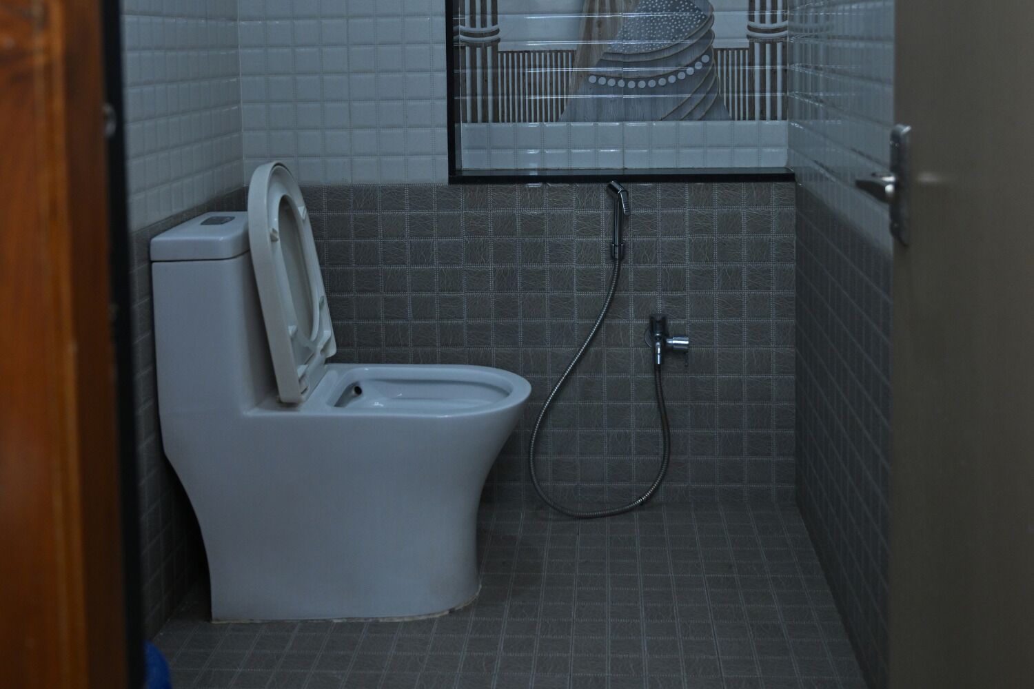 Douche, articles de toilette gratuits, serviettes fournies, savon