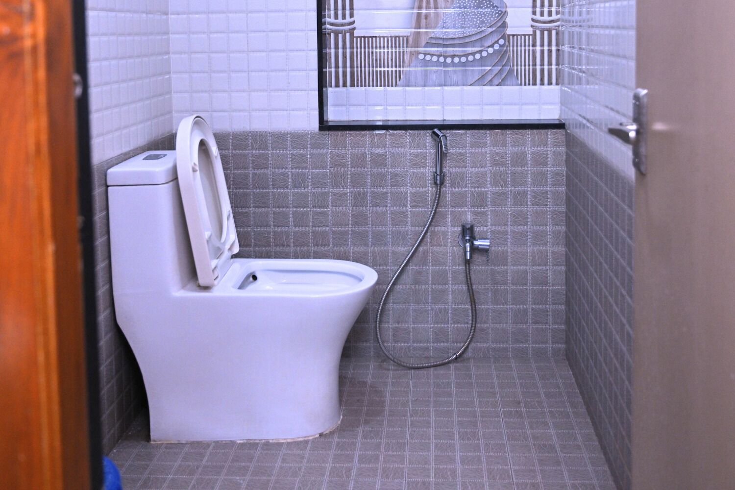 Douche, articles de toilette gratuits, serviettes fournies, savon