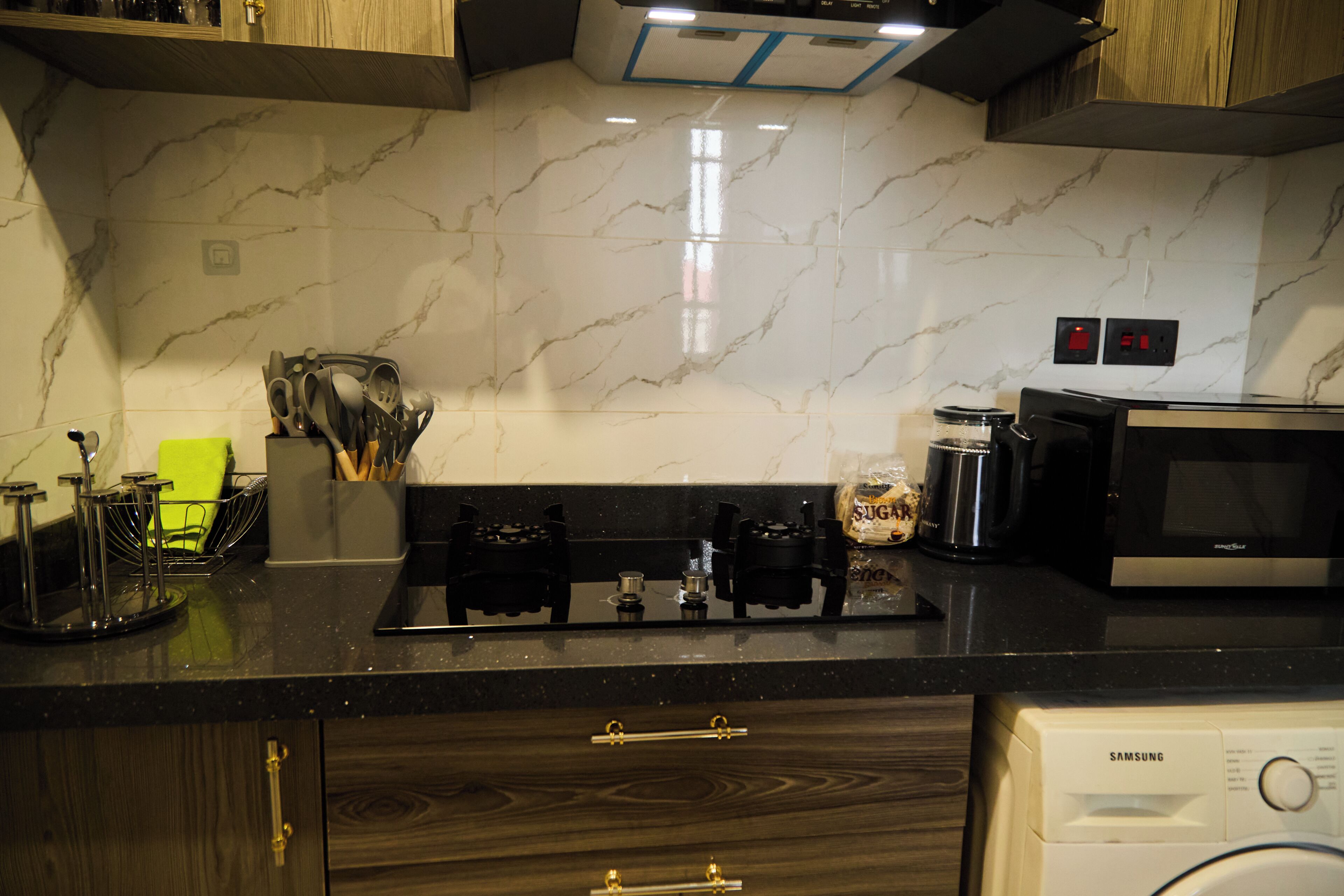 Comfort Apartment, Balcony, City View | Private kitchen | Mini-fridge, microwave, stovetop, cookware/dishes/utensils