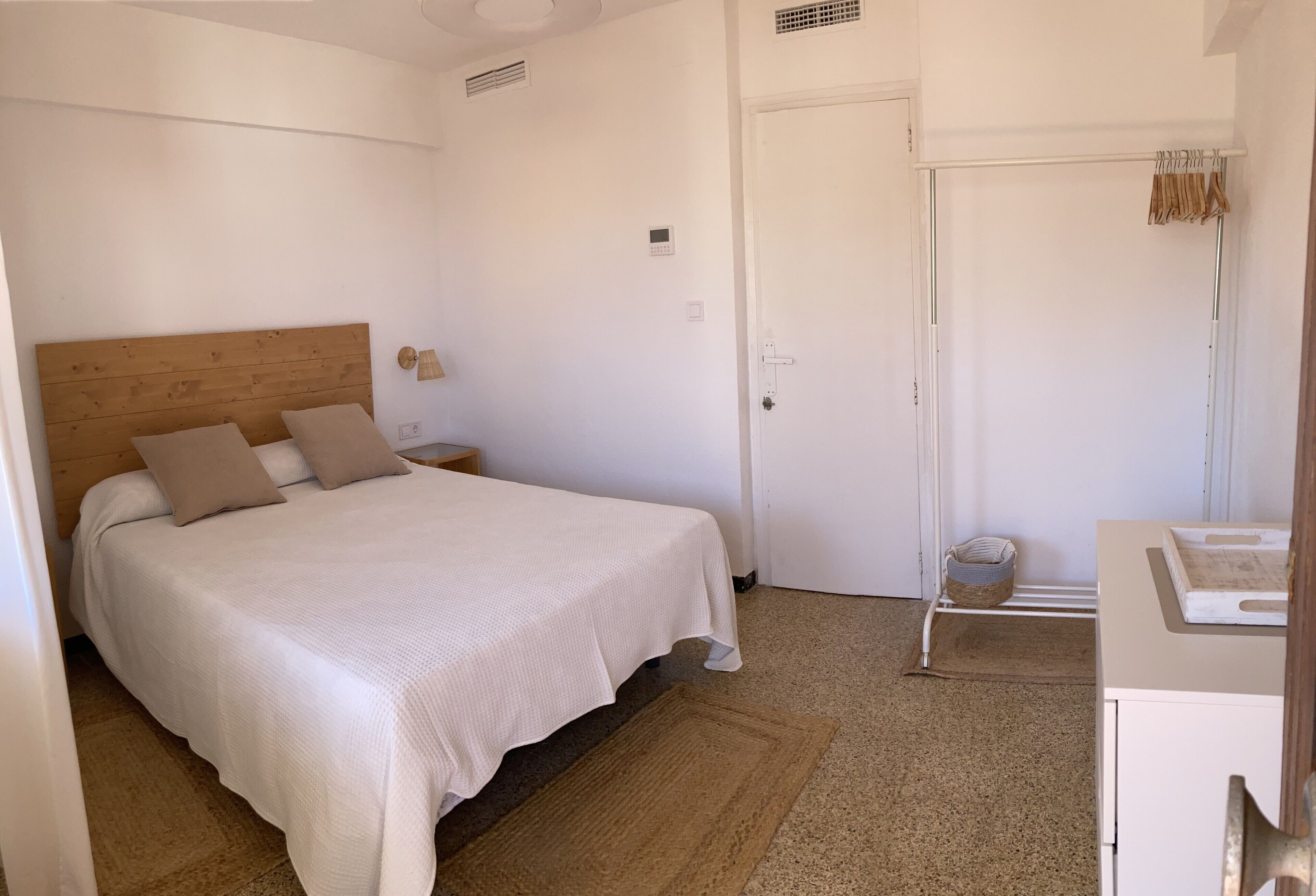 3 chambres, fer et planche à repasser, Wi-Fi, draps fournis