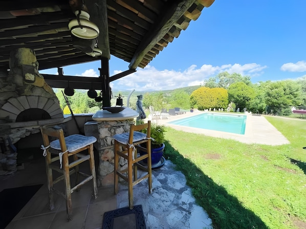 Outdoor dining - Villa Les Reflets – Lake, Panoramic View, Pool (Montauroux)