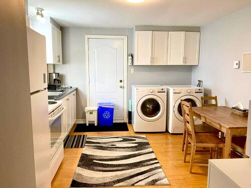 Comfortable 2-bedroom Apartment in Laval, 2 Parking Spaces, Optional Car Ren